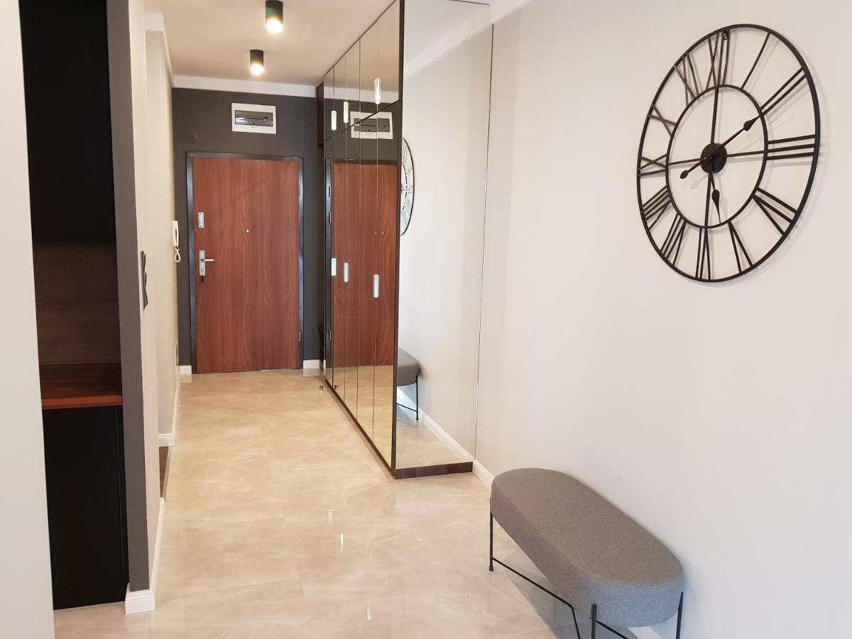Apartament Warmia Olsztyn 58M2 - 2 Pokojowy Apartament Z Podziemnym Miejscem Postojowym Luaran gambar