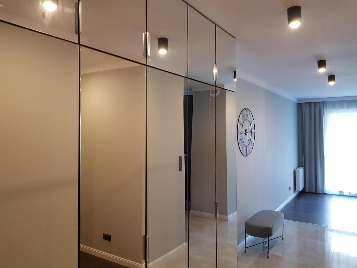 Apartament Warmia Olsztyn 58M2 - 2 Pokojowy Apartament Z Podziemnym Miejscem Postojowym Luaran gambar
