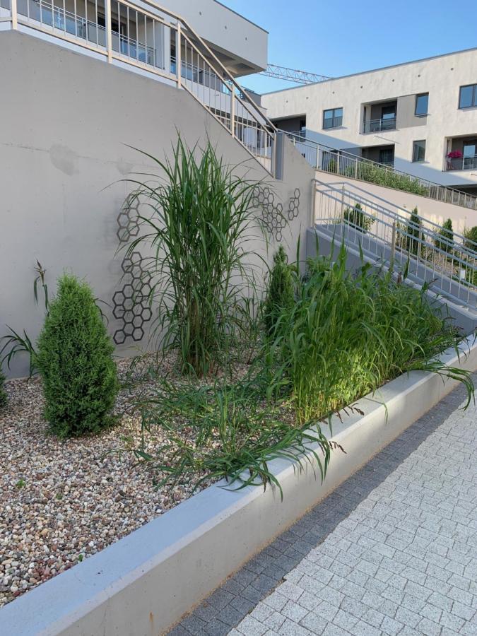 Apartament Warmia Olsztyn 58M2 - 2 Pokojowy Apartament Z Podziemnym Miejscem Postojowym Luaran gambar